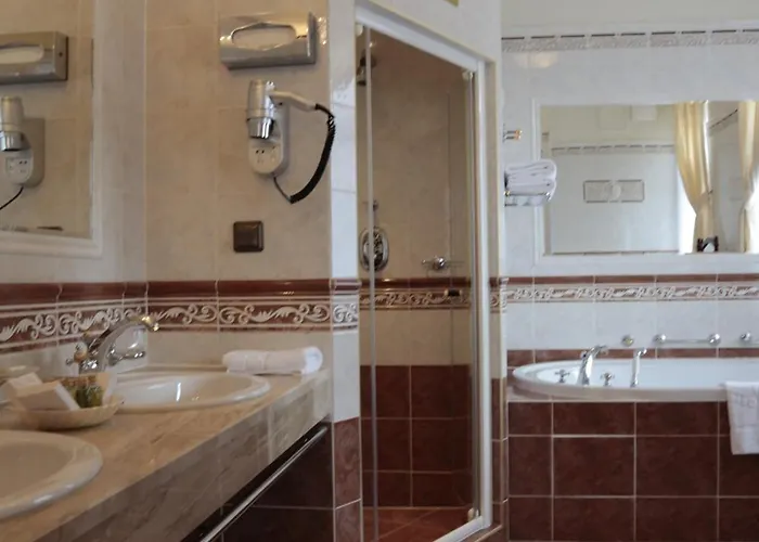 Livia 5*